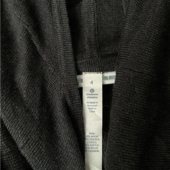 Lululemon Iconic Wrap - Picture 4 of 7